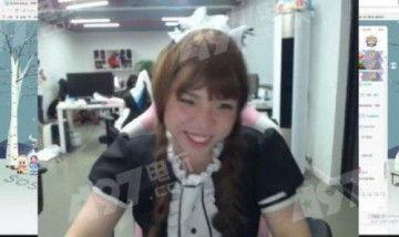 直播吃瓜女装,吃瓜群众变身女装达人，带你领略直播界的别样风采