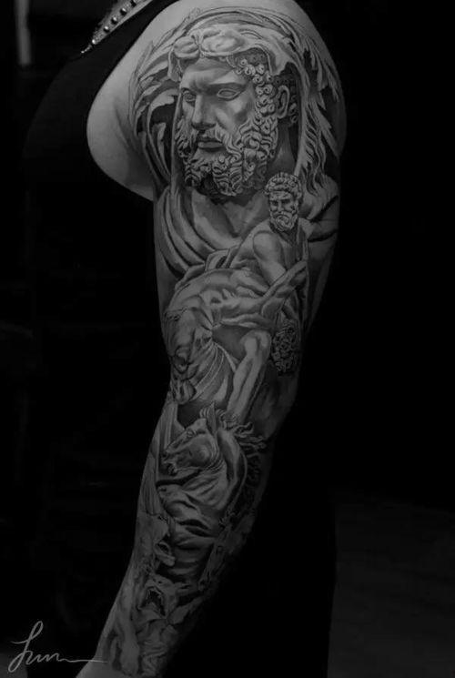 吃瓜花臂男,网络红人的崛起与争议