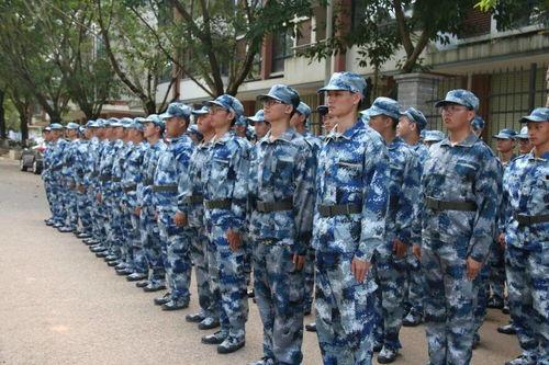 今日吃瓜爆料军训,揭秘今日校园吃瓜爆料背后的故事